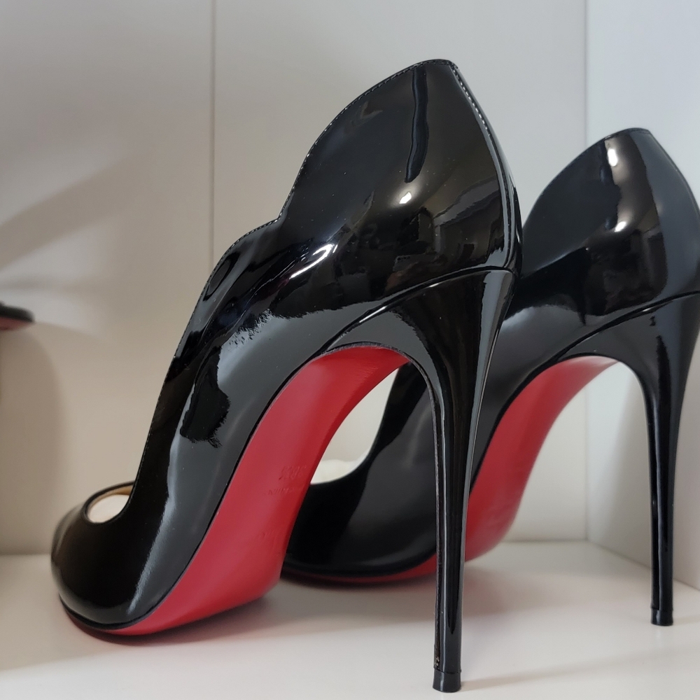 Christian Louboutin Hot Chick 100mm Pumps (BLACK)